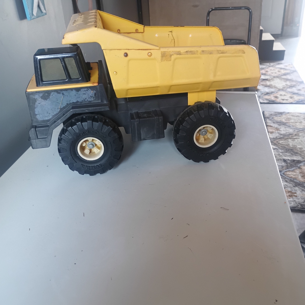 Tonka Yellow and Black Dump Truck Durable Construction Vehicle